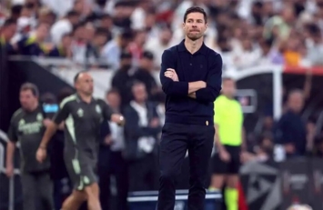 تشيلسي يعيّن ألونسو مدربًا له.. وبيدرو أول لاعب يطلب الرحيل