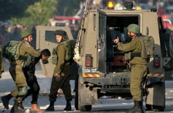 العدو الإسرائيلي يعتقل 30 فلسطينيا على الأقل من الضّفة