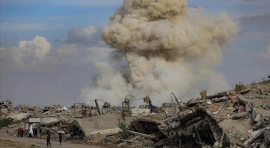 العدو الصهيوني يشن غارات مدفعية وجوية على المناطق الشرقية لقطاع غزة