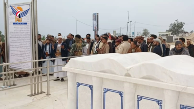  قيادات مديرية السبعين بأمانة العاصمة تزور ضريح شهيد القرآن في صعدة