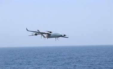 الحرس الثوري يستهدف ناقلة نفط حاولت عبور مضيق هرمز بطائرة مسيّرة