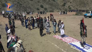 عرض شعبي لخريجي الدورات المفتوحة "طوفان الأقصى في مديرية رحبة بمأرب