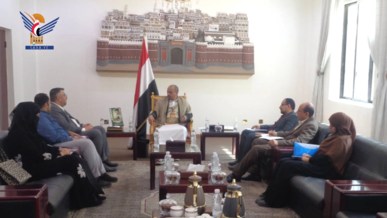 نائب وزير الخارجية يلتقي رئيس قسم المكاتب الميدانية بجمعية قطر الخيرية