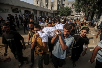 استشهاد فلسطينيين اثنين جراء قصف العدو الصهيوني بيت عزاء في مخيم النصيرات وسط غزة