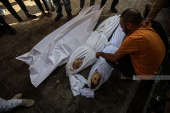 استشهاد ثلاثة فلسطينيين في قصف العدو الصهيوني على حي الدرج بغزة