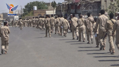 تعز.. مسير عسكري لوحدات رمزية في خدير إحياءً لذكرى استشهاد الرئيس الصماد