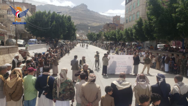 وقفة مسلحة في مديرية آزال تأييدًا لعمليات القوات المسلحة وإسنادًا لجبهات محور المقاومة