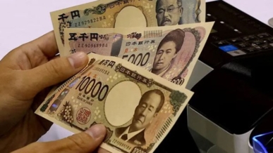 تراجع الين وارتفاع الدولار الأسترالي بعد بيانات الوظائف