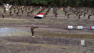 تدريبات عملية ومناورة عسكرية لوحدات رمزية من القوات الخاصة بالقوات المسلحة