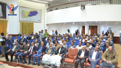 وزير النفط يؤكد أن الاستثمار في الكفاءات الوطنية خيار استراتيجي لمواجهة التحديات