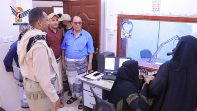 نائب وزير الإعلام يتفقد العمل بإذاعة الحديدة ويناقش مستوى الأداء الإعلامي والإذاعي