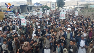 مسيرات ووقفات حاشدة في ذمار احتفاءً بالانتصار وتأكيدًا على وحدة ساحات المقاومة