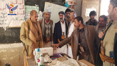 محافظ المحويت يطّلع على أنشطة مركز الخياطة وصناعة العطور بمديرية الطويلة