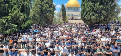 70 ألفا يؤدون صلاة الجمعة في المسجد الأقصى المبارك