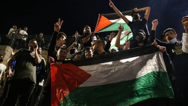 باب العامود: هل تتبلور في القدس “انتفاضة ثالثة” إثر المواجهات مع القوات الإسرائيلية؟