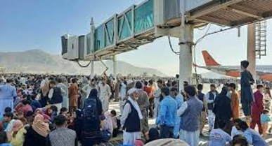 هل يقود برنار ليفي ماكرون إلى فخ أفغانستان كما فعلها مع ساركوزي في ليبيا؟