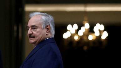 ما خيارات حفتر بعد استبعاده من الترشح للانتخابات الليبية؟