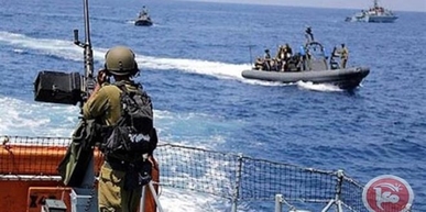 بحرية الاحتلال الإسرائيلي تجدد اعتداءاتها على الصيادين الفلسطينيين في بحر غزة