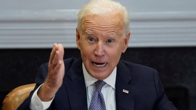 بايدن يعكف على صفقات بيع الأسلحة