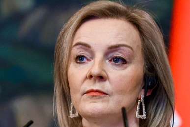 الحكومة البريطانية تضخم مخاطر النزاع الروسي – الأوكراني