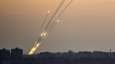 العدو الصهيوني يُشكل حكومة حرب والمقاومة الفلسطينية تواصل قصف المدن المحتلة