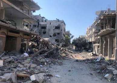 الصليب الأحمر يحذر من أن الوضع الإنساني بغزة “سيخرج عن السيطرة ” بسبب العدوان