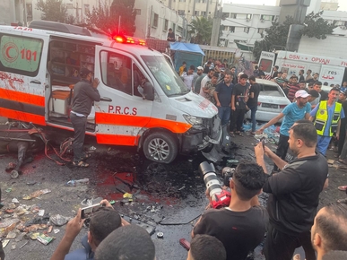 استشهاد صحفي فلسطيني في قصف صهيوامريكي لمدخل مجمع الشفاء الطبي