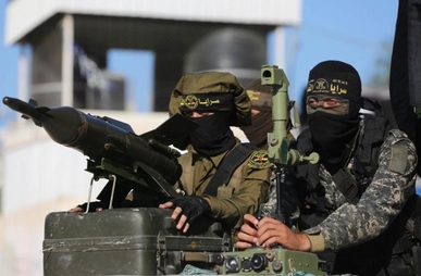 المقاومة الفلسطينية “تصطاد” جنود العدو في بيت حانون.. وآلياته في مرمى نيرانها