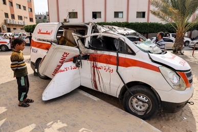 الدفاع المدني بغزة: العدو الصهيوني يركز على استهداف منازل ووسائل نقل في غزة