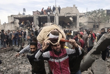 اليوم الـ 65 من العدوان : أحزمة نارية بين رفح وخان يونس وشهداء فلسطينيين بالعشرات في قصف منازل بالقطاع