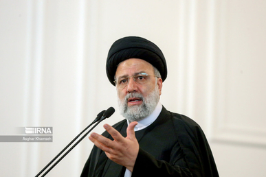 الرئيس الإيراني : يجب محاكمة أمريكا وكيان العدو لجرائمها اللإنسانية