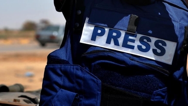استشهاد الصحفية هبة العبادلة وابنتها في قصف صهيوني استهدف منزلهما في غزة