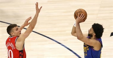 دنفر يهزم كليبرز وينتزع بطاقة التأهل الى نصف النهائي في دوري "أن بي ايه"