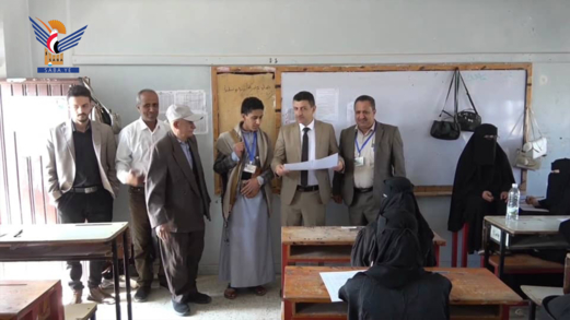 نائب وزير التربية والتعليم يتفقد سير اختبارات الشهادة الثانوية العامة بتعز