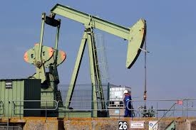 أسعار النفط تتراجع مع ترقب إنهاء الإغلاق الحكومي في أمريكا