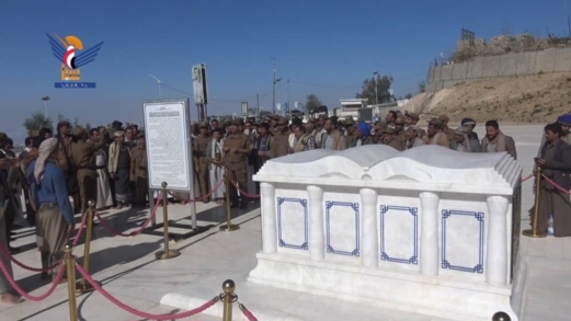 قيادات من ريمة تزور ضريح الشهيد القائد في صعدة