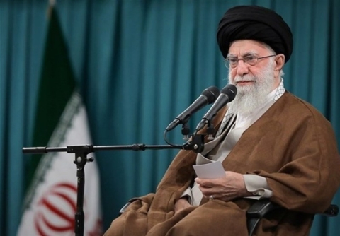 السيد الخامنئي: سبيل مواجهة جرائم الكيان الصهيوني هو قطع العلاقات معه