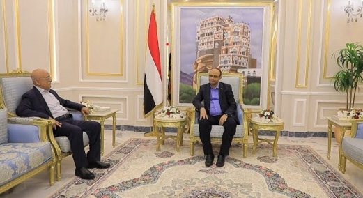 اليمن يبدأ مرحلة سياسية جديدة أمامها عدة تحديات اليمن يبدأ مرحلة سياسية جديدة أمامها عدة تحديات