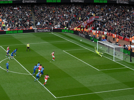 الدوري الإنجليزي.. المتصدر أرسنال يسقط على أرضه أمام بورنموث