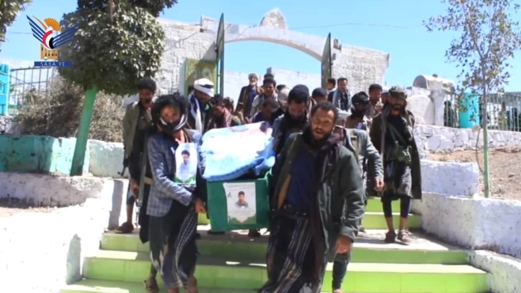 تشيع جثمان الشهيد ملازم ثاني عبده الشرعبي في مديرية التعزية