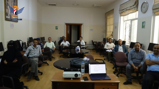 نائب وزير النفط يطلع على سير العمل في مركز التدريب البترولي والمعدني