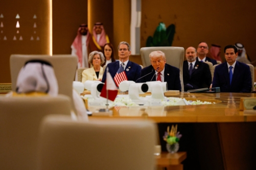 "نيويورك تايمز": دول الخليج تشكّك بالحماية الأميركية بعد الهجوم الإسرائيلي على قطر "نيويورك تايمز": دول الخليج تشكّك بالحماية الأميركية بعد الهجوم الإسرائيلي على قطر