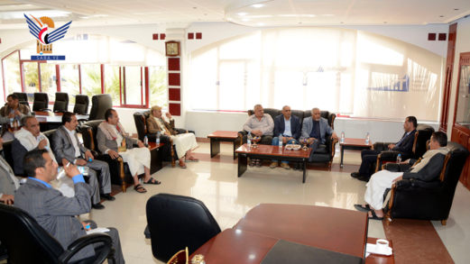 وكيل وزارة الخدمة المدنية يتفقد سير العمل في مؤسسة الاتصالات وهيئة البريد