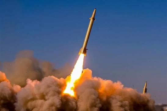 الحرس الثوري الإيراني يُطلق الموجة 84 من عملية "الوعد الصادق 4"