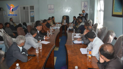 لجنة الحوض المائي بإب تناقش آلية تنفيذ مشاريع الصرف الصحي