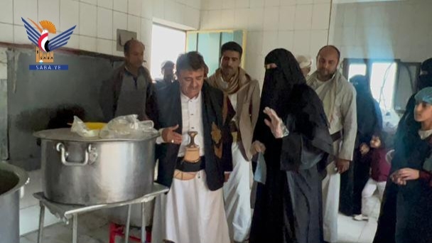 النقيب يطلّع على نشاط المطبخ الخيري بمديرية الوحدة بأمانة العاصمة