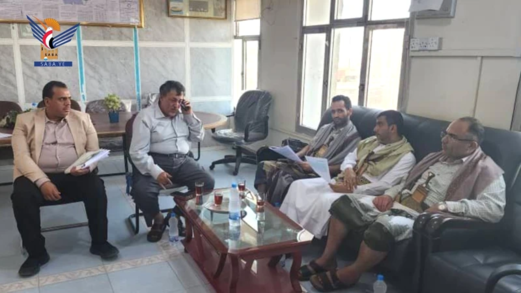 رئيس المكتب القانوني للدولة يطلّع على الأداء القانوني بفرع هيئة الأراضي بالحديدة