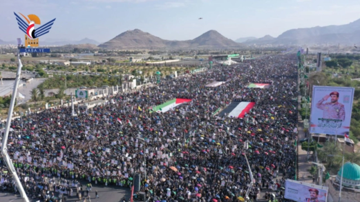 حشود مليونية في العاصمة والمحافظات وفاء للشهداء والتزاما بالسير على نهجهم الجهادي حشود مليونية في العاصمة والمحافظات وفاء للشهداء والتزاما بالسير على نهجهم الجهادي