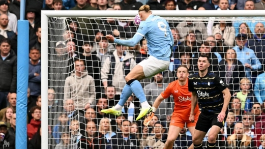 هالاند يقود مانشستر سيتي للفوز على إيفرتون في الدوري الإنجليزي  هالاند يقود مانشستر سيتي للفوز على إيفرتون في الدوري الإنجليزي