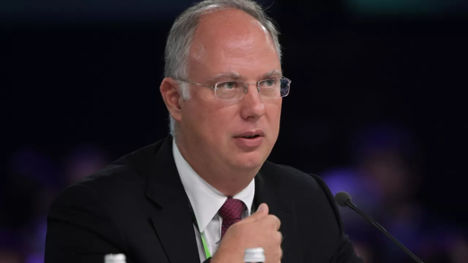 دميترييف: أوروبا بحاجة إلى روسيا للنجاة من "تسونامي الطاقة"